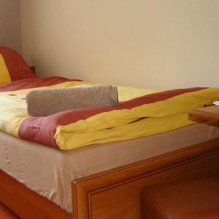 Hotelik Parkowy Legnica Ngoại thất bức ảnh