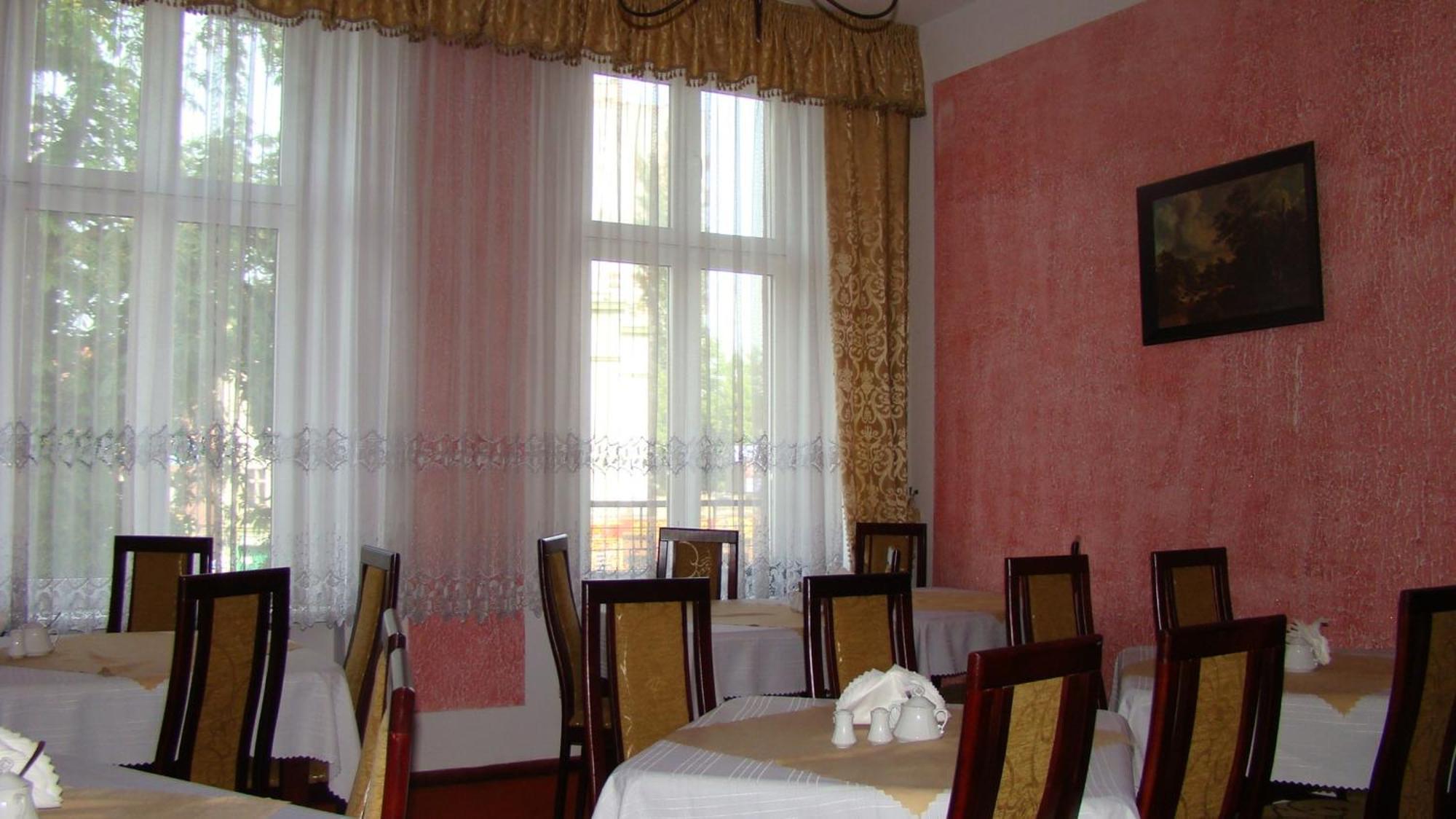 Hotelik Parkowy Legnica Ngoại thất bức ảnh