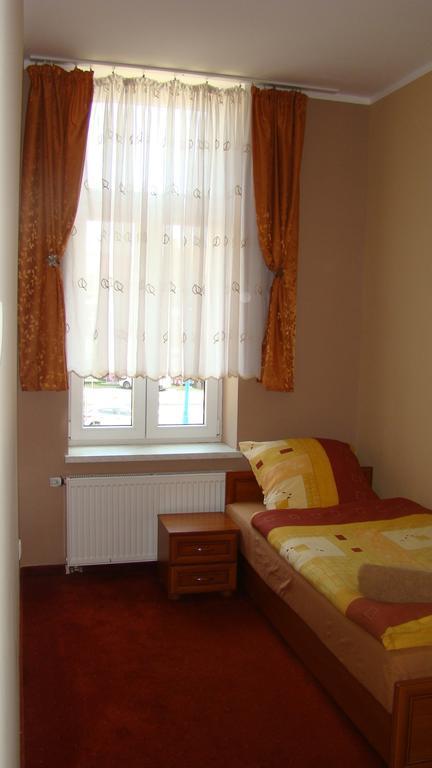 Hotelik Parkowy Legnica Ngoại thất bức ảnh
